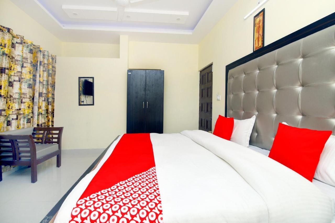 Oyo 8670 Hotel Usha Palace Masuri Exterior foto